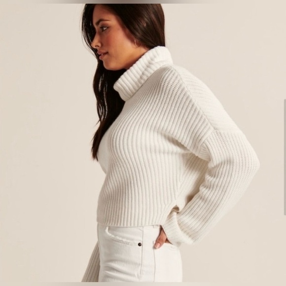 Abercrombie & Fitch Sweaters - Abercrombie &‎ Fitch Chunky Turtleneck Sweater XL Tan/Pink